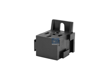 Relay socket